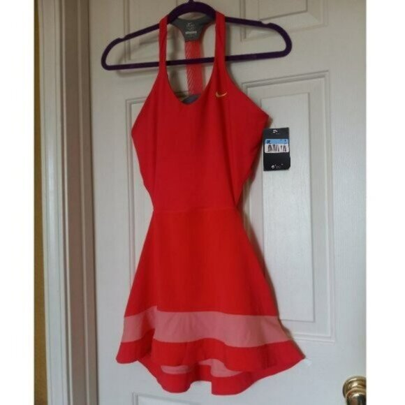 NWT STRIKING Nike Maria Sharapova Tennis Dress w/ Bra skirt M Medium - Picture 9 of 14